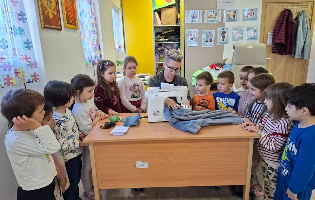 Djeca uče šivenje u vrtiću